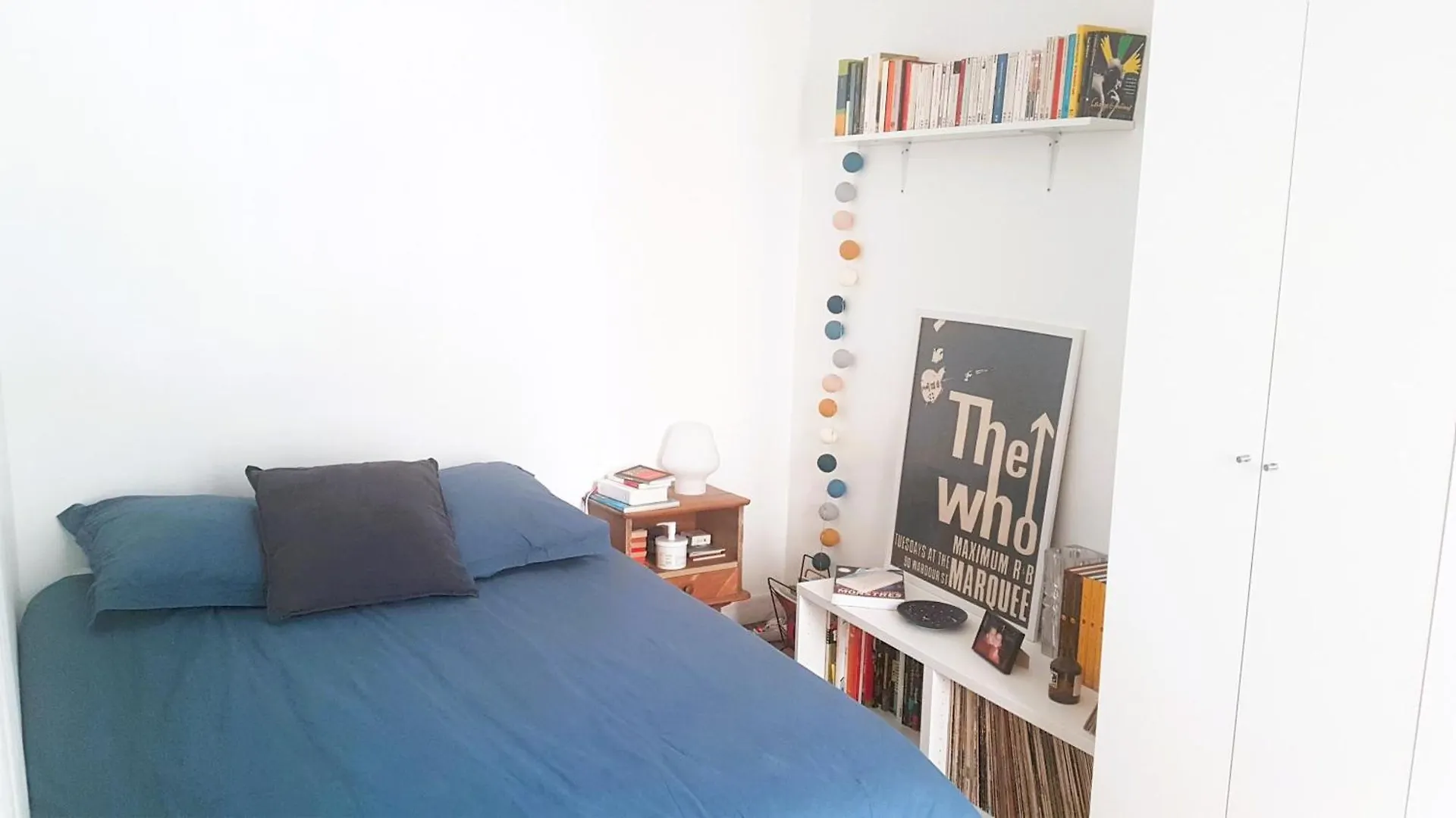 2 Pieces A Montmatre Apartment Paris France